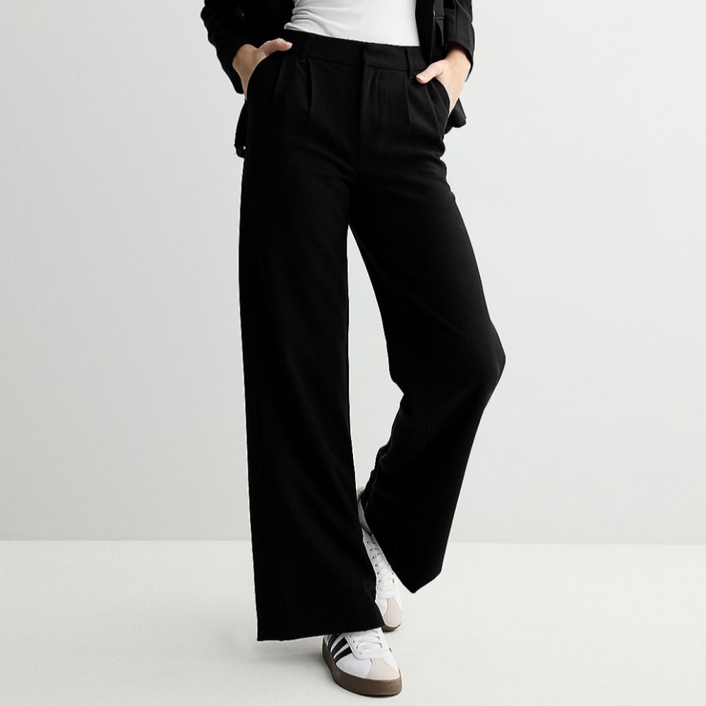 Women's Black Wide-Leg Pants